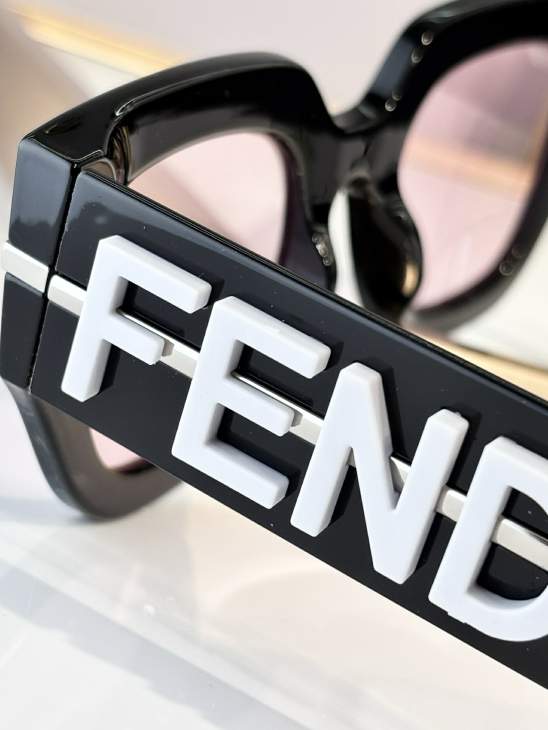 Picture of Fendi Sunglasses _SKUfw79722178fw